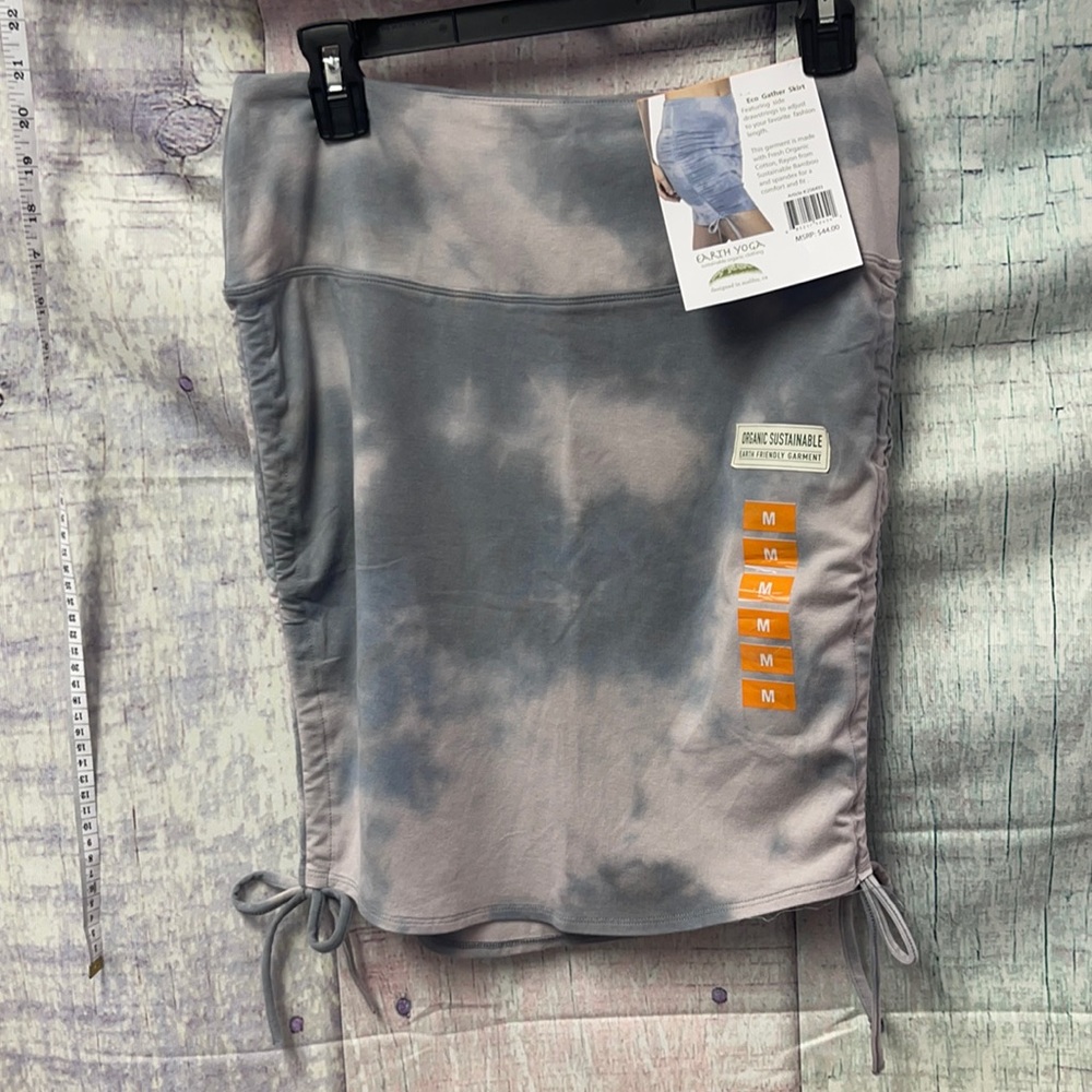 Brand new Woman’s Earth Yoga Gather Skirt. Size M.